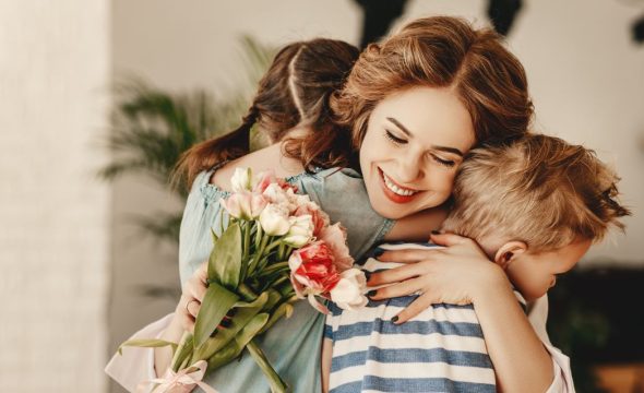  Celebrating Philadelphia Moms: Honoring Strength, Beauty, and Wellness at 4Ever Young 